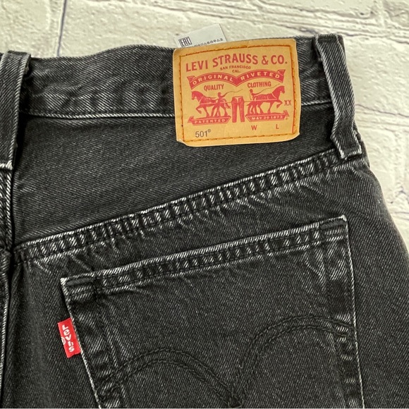 Women’s Levi’s 501 Original High Rise Short Lunar Black Size 28 - Picture 4 of 9